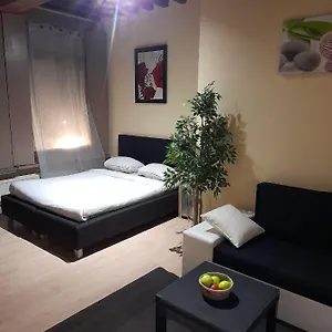 Cute,cosy,comfortable Studio In The Heart Of Appartamento