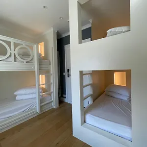 Lybeer Hostel Bruges